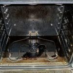 βρώμικος-φούρνος-εσωτερικό-