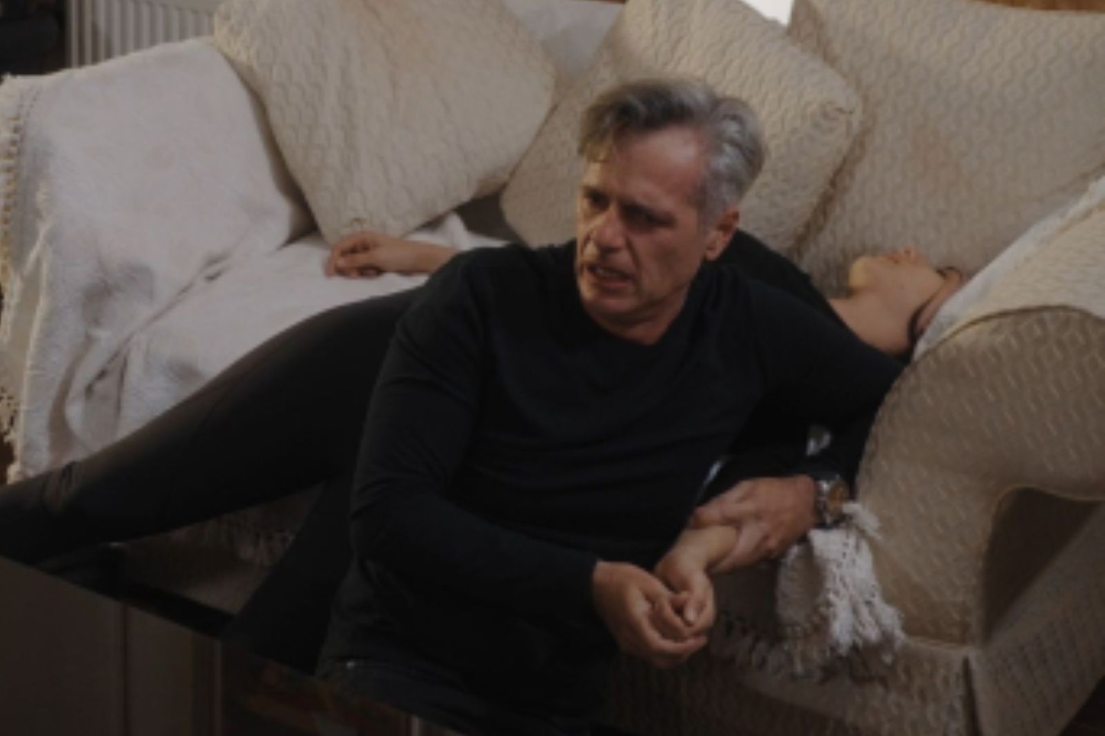 Η Γη της Ελιάς-Αντώνης Η Γη της Ελιάς-Αντώνης