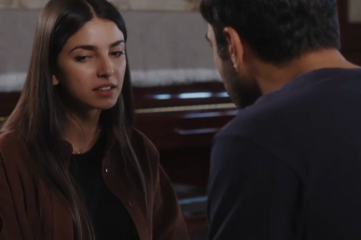 Η Γη της Ελιάς : Η Μία και μοναδική που θα πάει στο γάμο της Βασιλικής είναι για να την κουτσομπολέψει