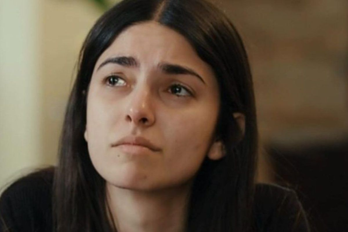 Η Γη της Ελιάς: Ομολογεί τα εγκλήματα και τον σκοτώνει ακαριαία