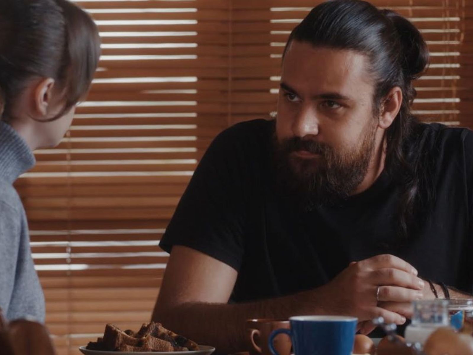 Η Γη της Ελιάς: Ο Παυλής εξαφανίζεται και όλοι τρέμουν για την ζωή του