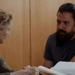 Η Γη της ελιάς: Ο Παυλής σε κατάσταση αμοκ κάνει κακό στο μωρό