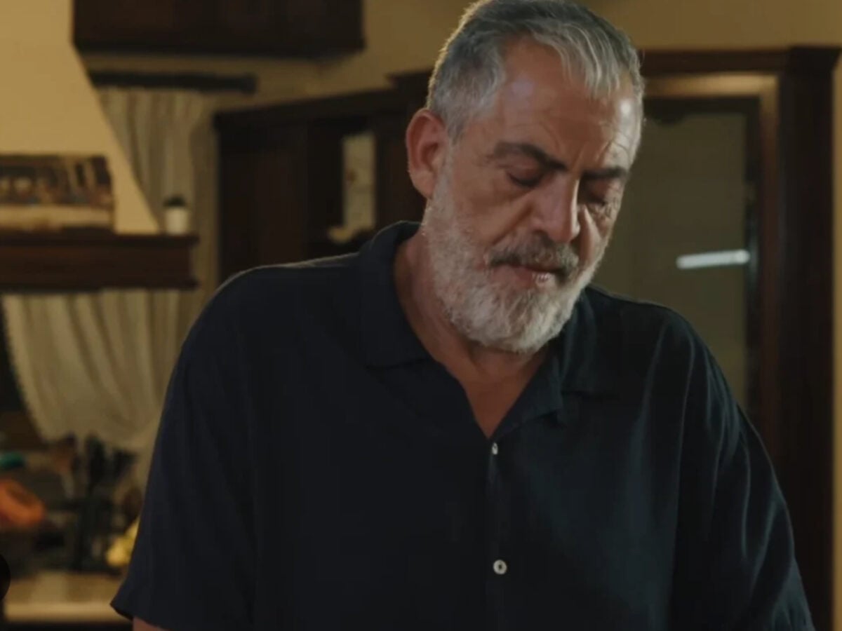 Η Γη της Ελιάς: Στην κηδεία του Δημοσθένη δεν πηγαίνει κανείς και όλοι ζητούν εκδίκηση