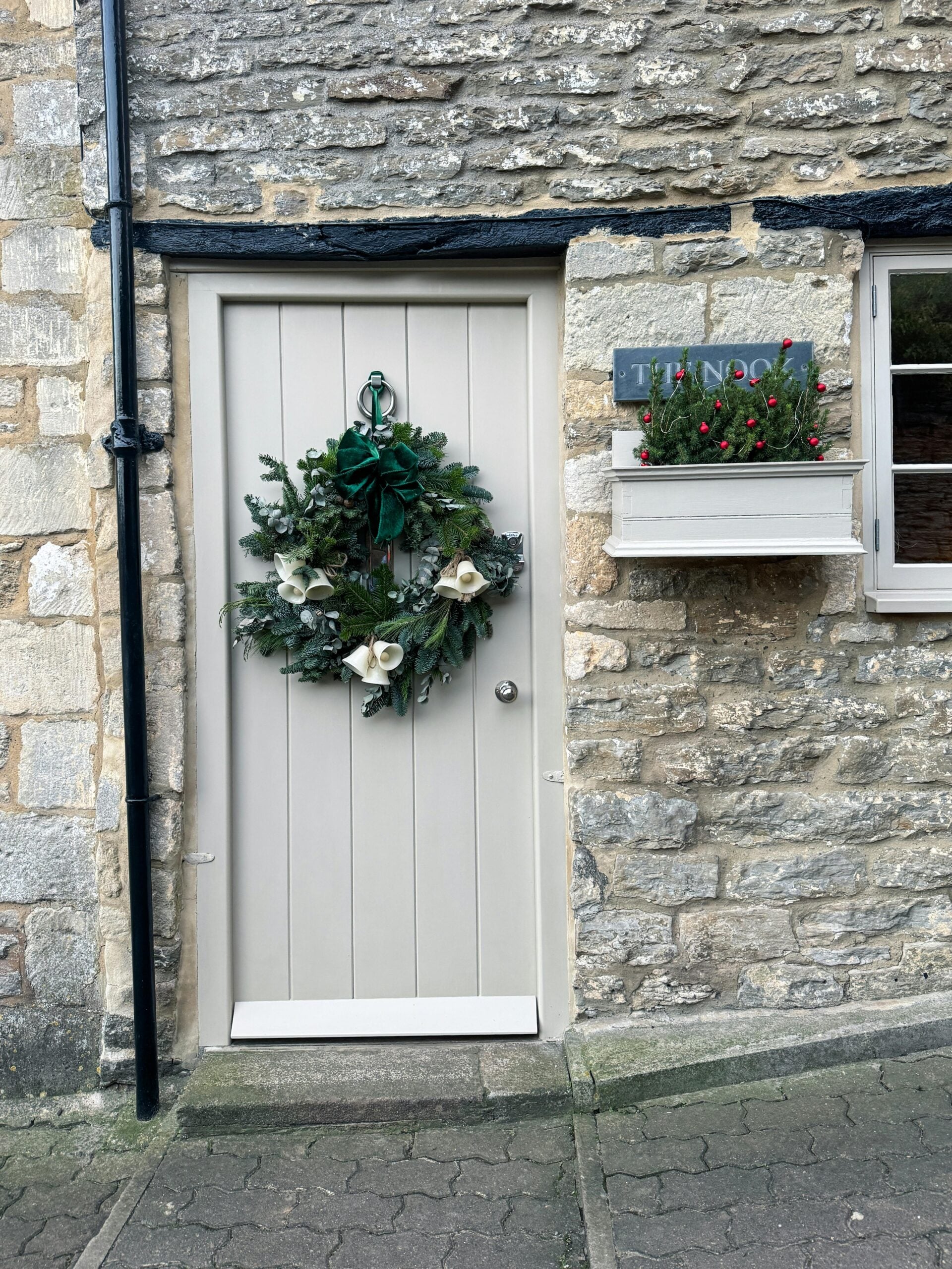 στεφάνι-στην-εξωπόρτα-