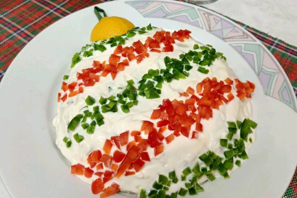 χριστουγεννιάτικη-πατατοσαλάτα-συνταγή-σε-σχήμα-μπάλας-