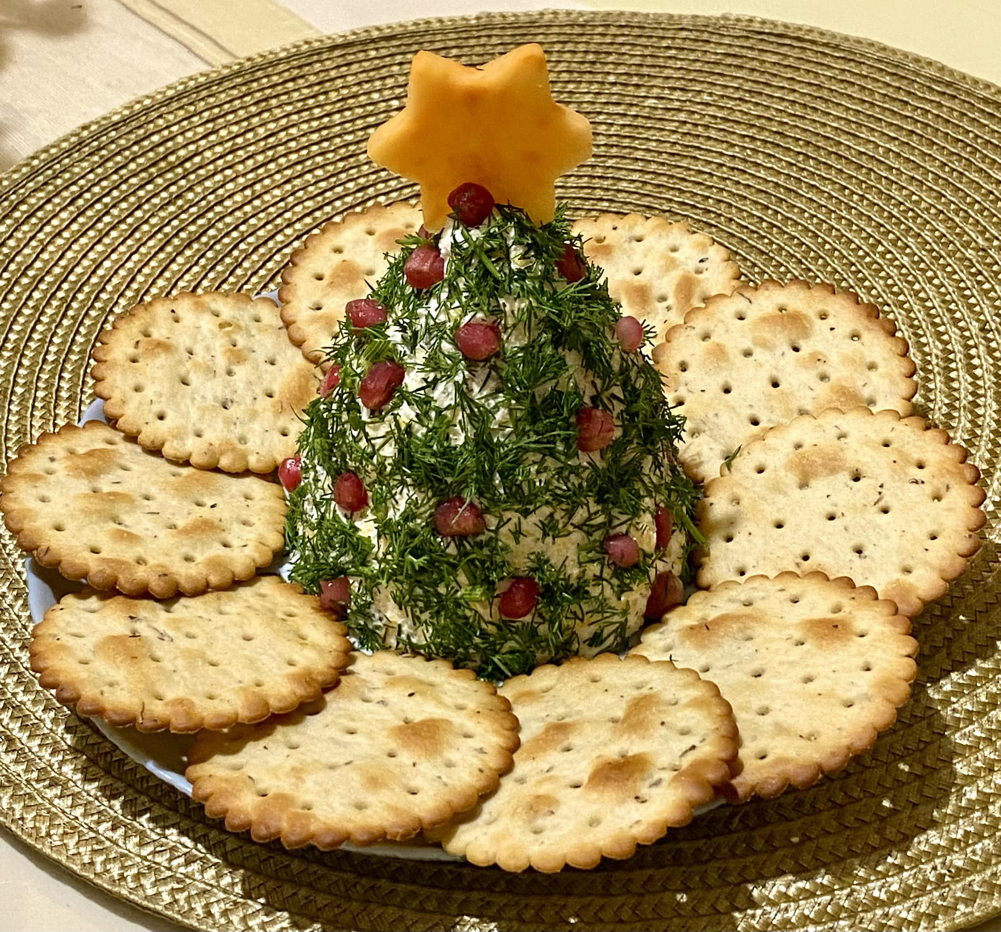 τυροσαλάτα-χριστουγεννιάτικο δέντρο- τυροσαλάτα-χριστουγεννιάτικο δέντρο-