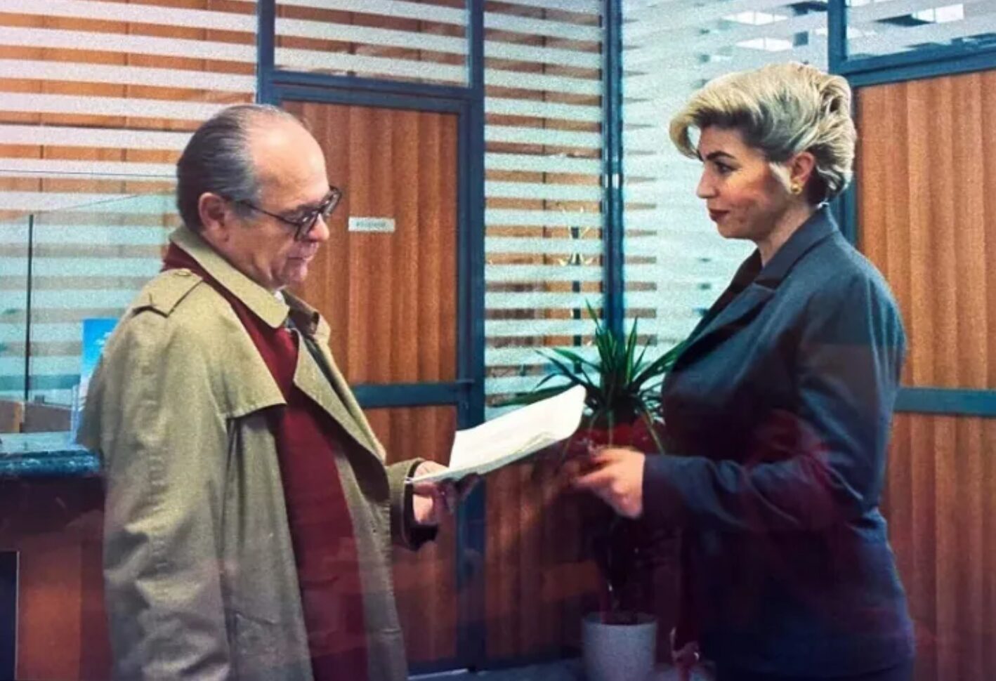 Η γυναίκα με τα μαύρα του The Chase εισβάλλει σε σειρά με ένα ρόλο έκπληξη