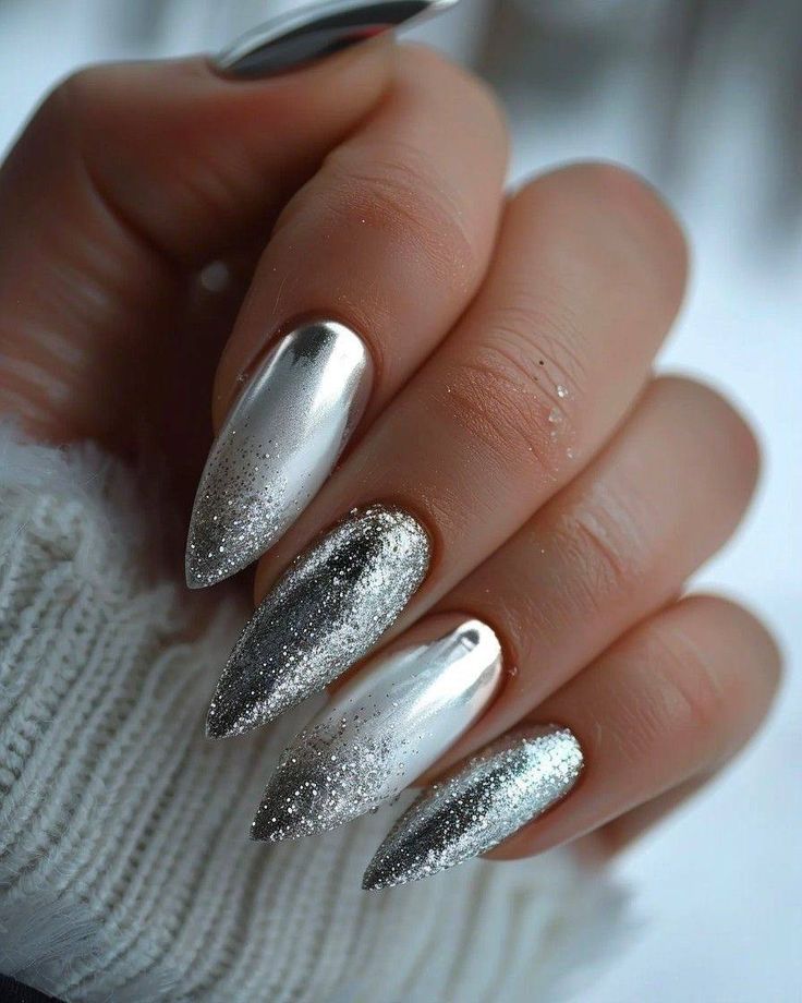 Ιδέες για Glitter nails για τα Χριστούγεννα