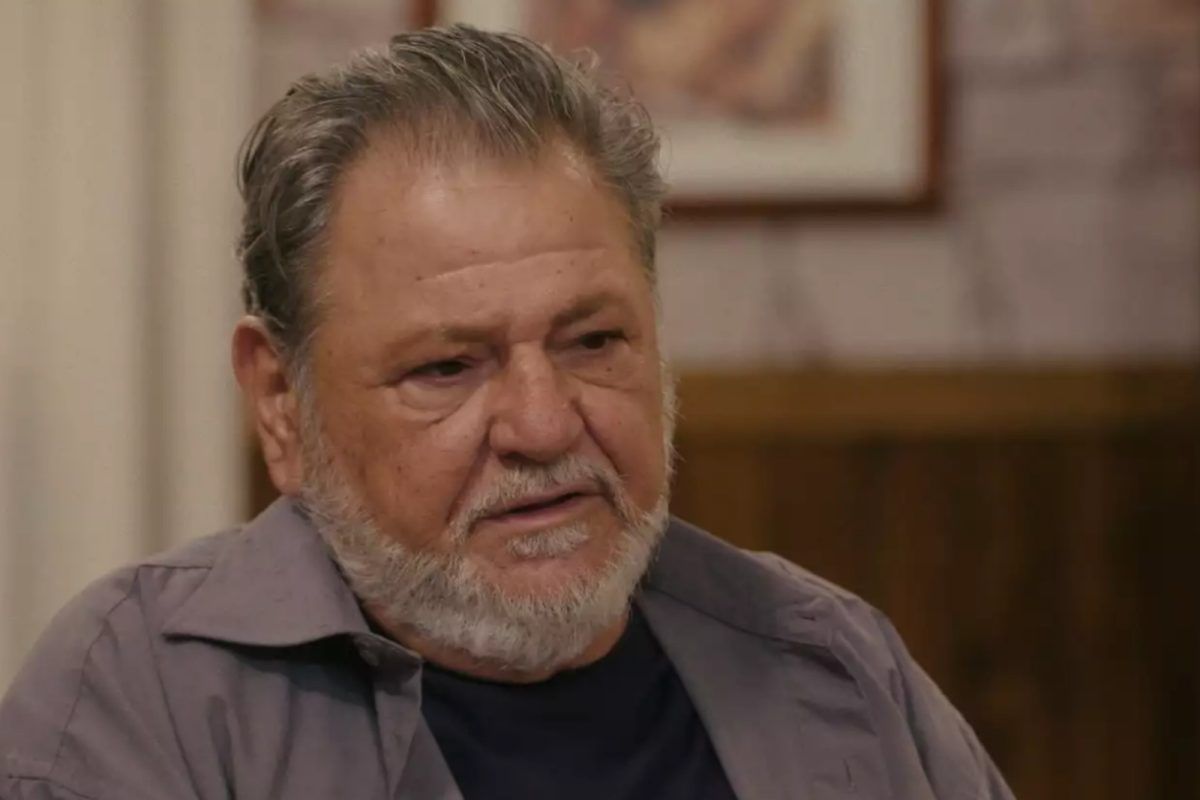 Η Γη της Ελιάς: Η Χριστιάνα χτυπά πισώπλατα τον Λυκούργο και τον κάνει να παραιτηθεί από δικηγόρος