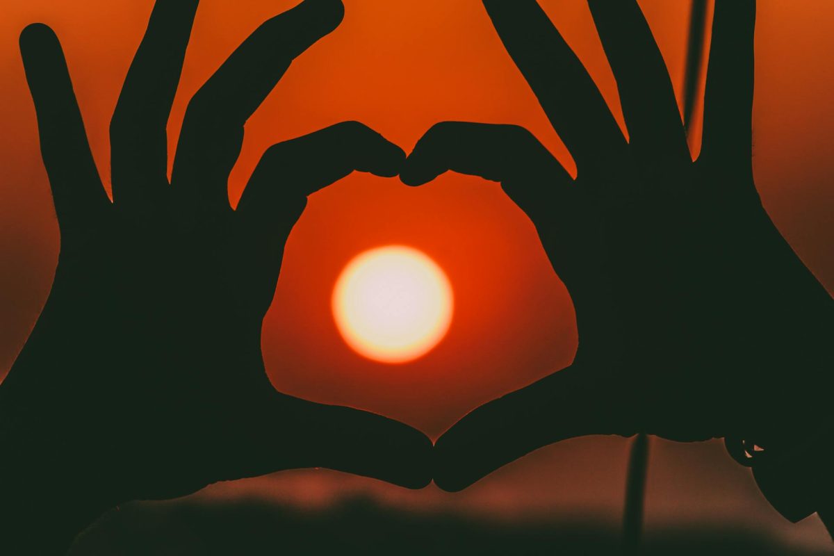 καρδιά-στο-ηλιοβασίλεμα-