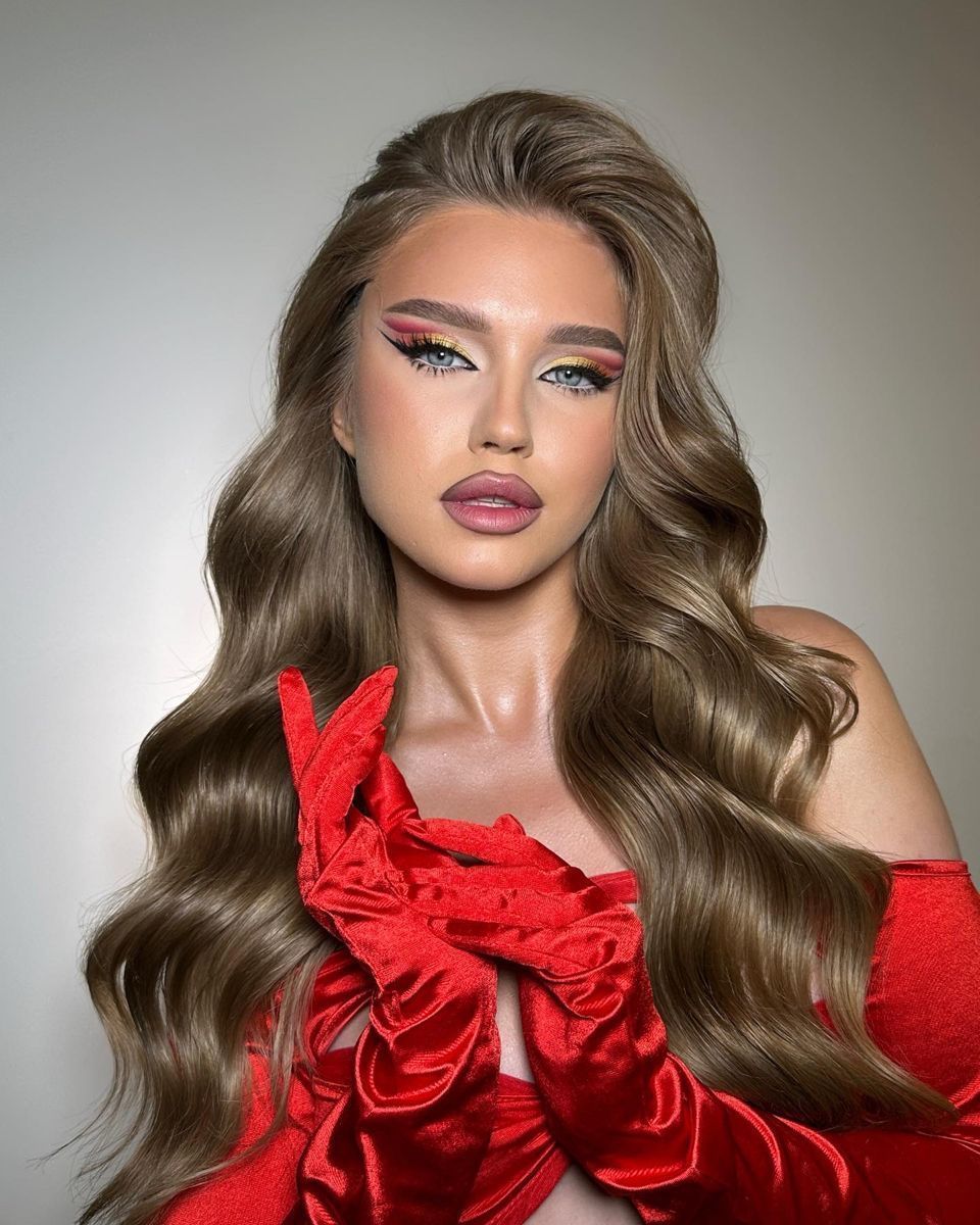 κυματιστά-μακριά μαλλιά- κυματιστά-μακριά μαλλιά-