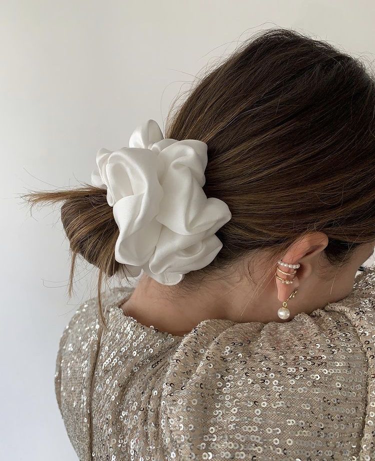 κότσος-με-scrunchie-