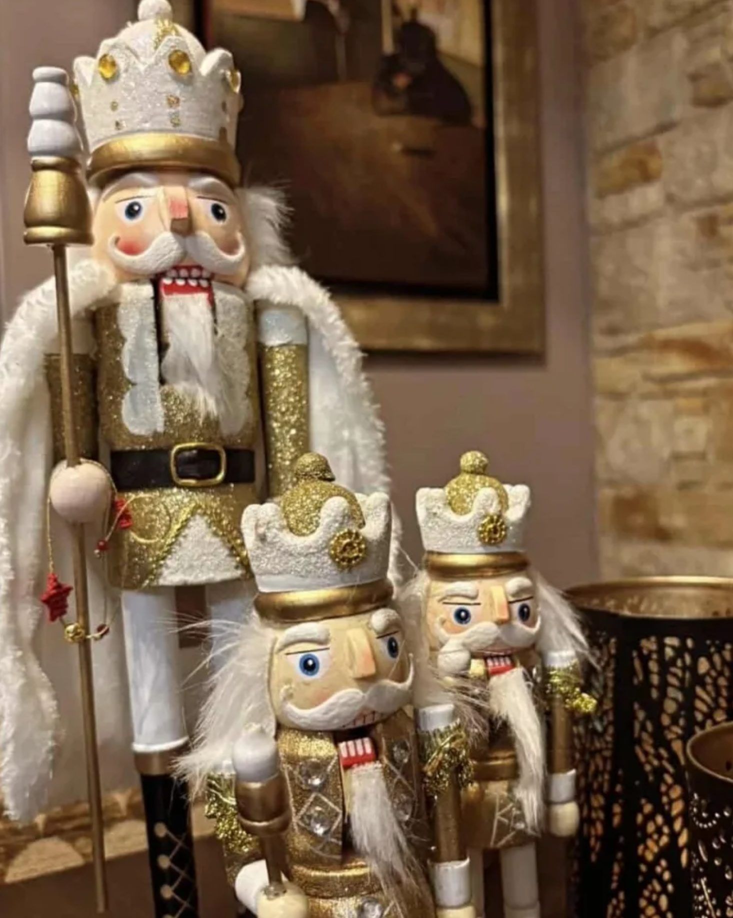 Η Μαρίνα Ασλάνογλου στόλισε το Χριστουγεννιάτικο δέντρο της και μας μάγεψε με την εντυπωσιακή διακόσμηση της