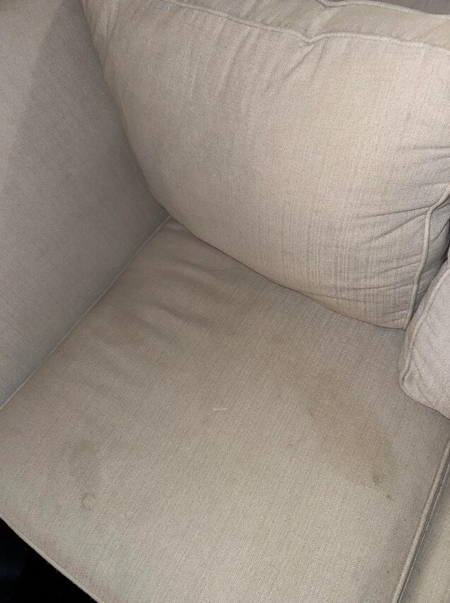 λεκέδες-στον-καναπέ-