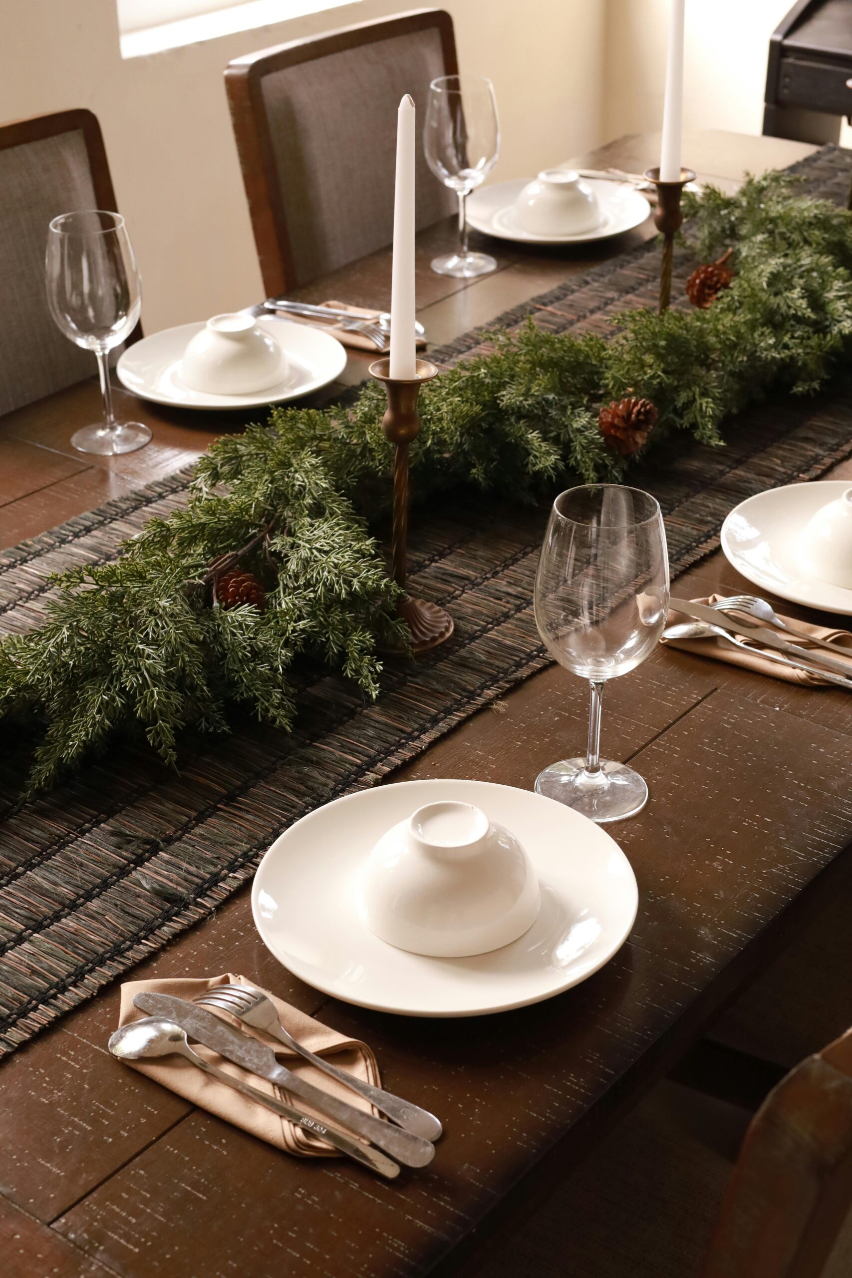 Χριστουγεννιάτικη σύνθεση-σε-τραπέζι-