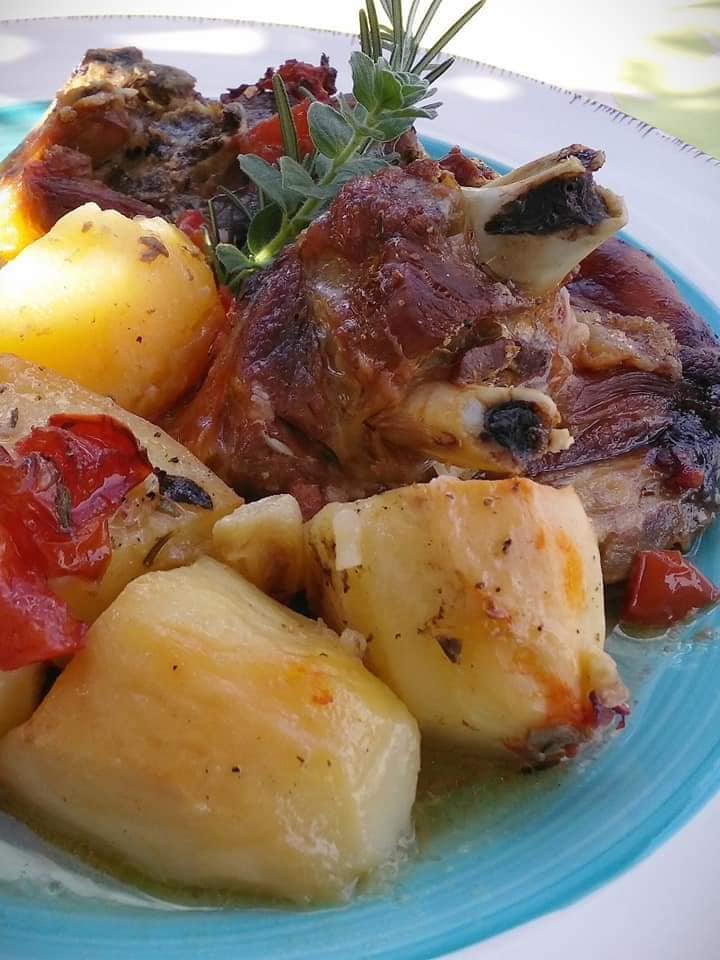 Μενού Χριστουγέννων 2025: Συνταγές για το Γιορτινό Τραπέζι