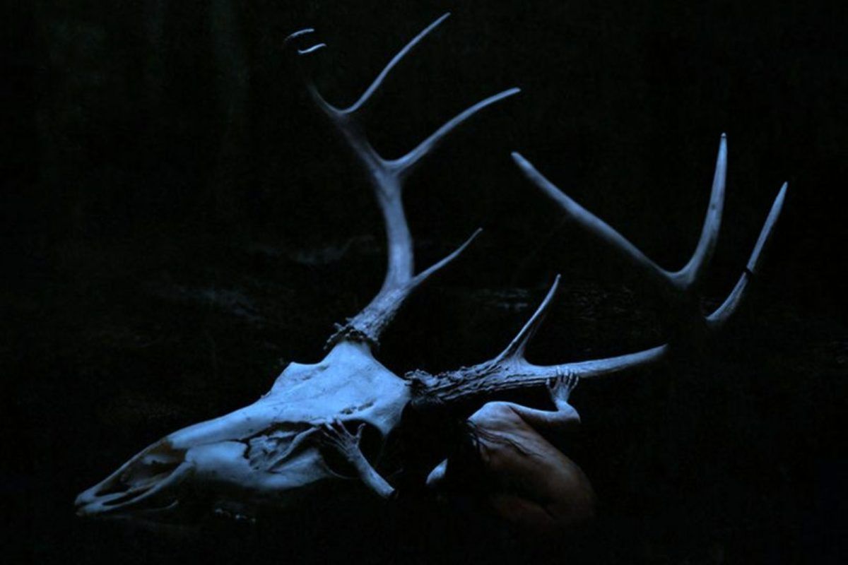 Μηνιαίες προβλέψεις Δεκεμβρίου 2025: Τα ζώδια που θα βρεθούν ανάμεσα σε ερωτικά διλήμματα και απιστίες