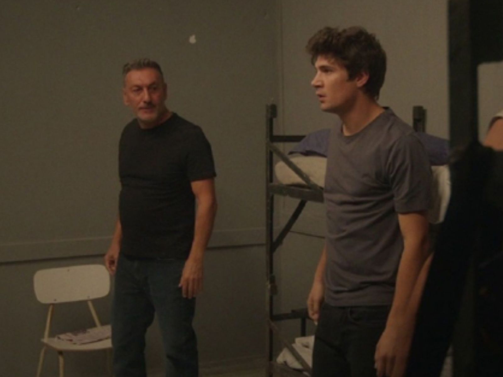 Να μ' αγαπάς-Λευτέρης