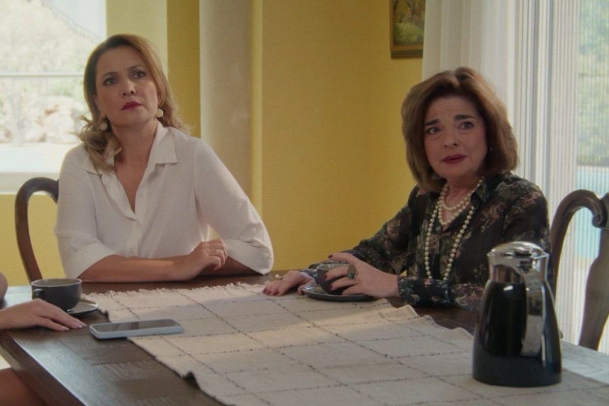 Να μ αγαπάς: Η Νικαίτη καταριέται τα δίδυμα και η Ζωή την τσακίζει