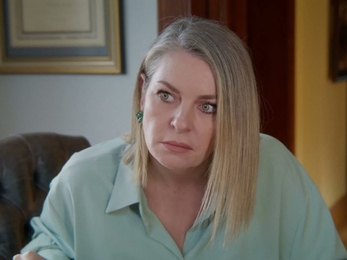 Να μ αγαπάς: Η Σοφία ρίχνει από το γκρεμό Φωτείνη και Άννα