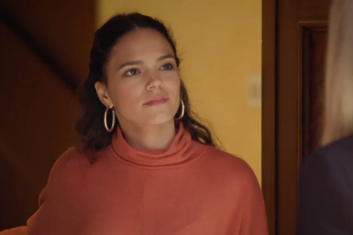 Να μ' αγαπάς-Σοφία-