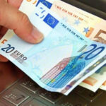 Νέο επίδομα για οικογένειες έως 3000 ευρώ: Ποιοι το δικαιούνται