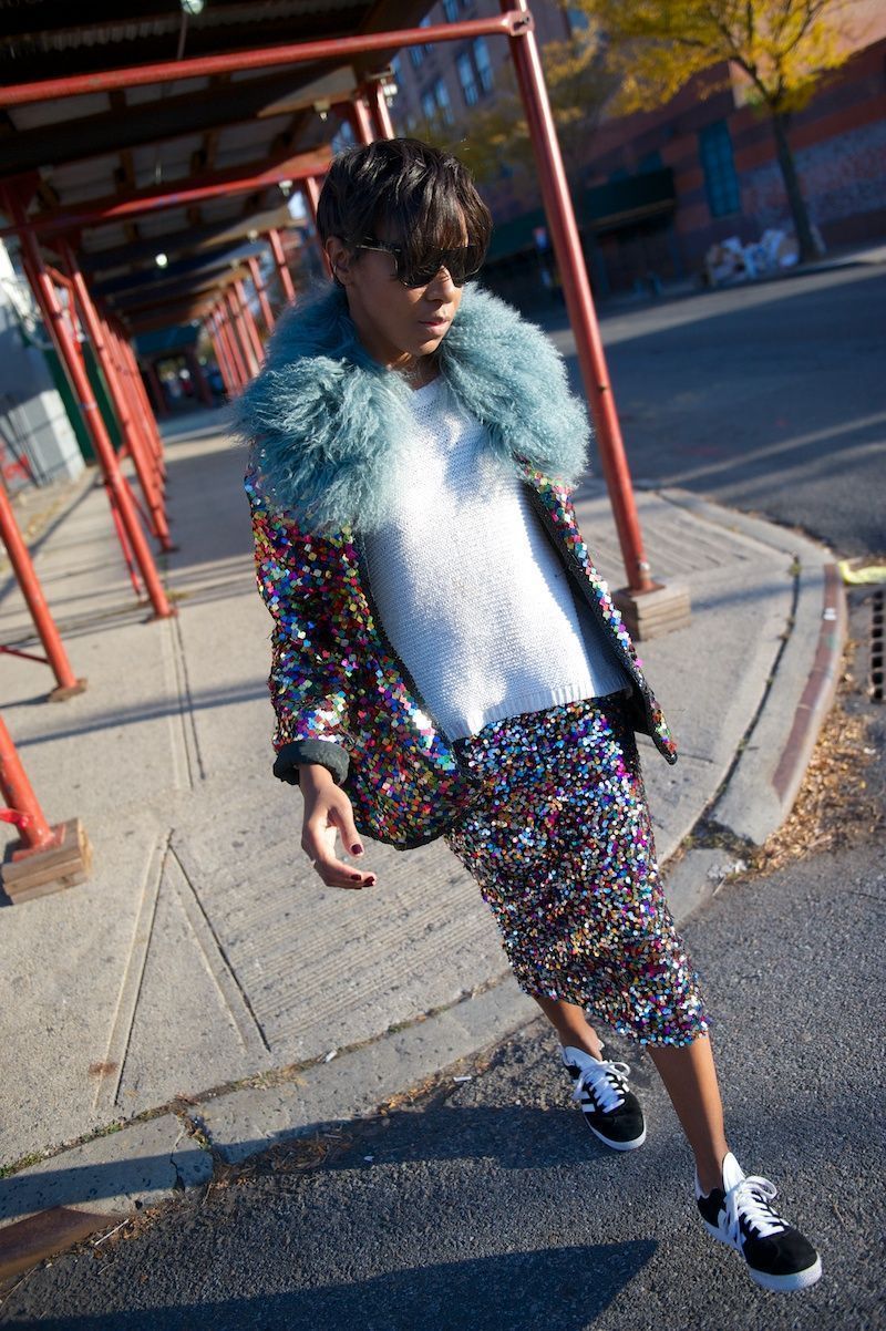 σακάκι-και-φούστα-με-παγέτα-