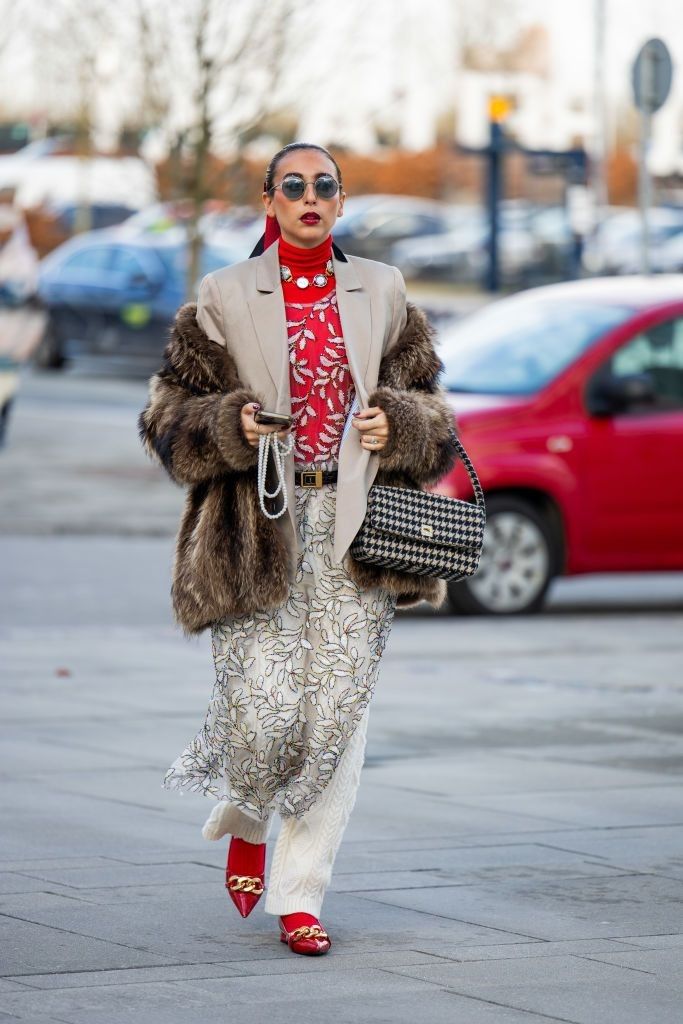 μάξι-φούστα-με-γούνινο πανωφόρι-