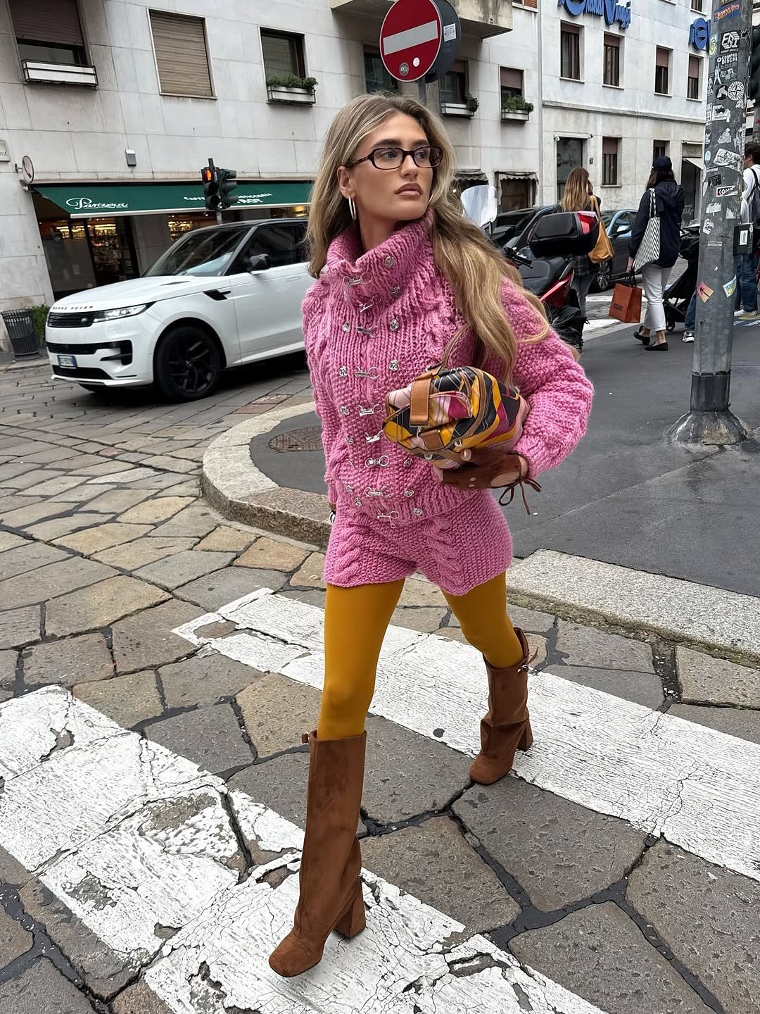 Ντύσιμο με κολάν: 20 τρόποι να το υιοθετήσεις και σε επίσημες εμφανίσεις