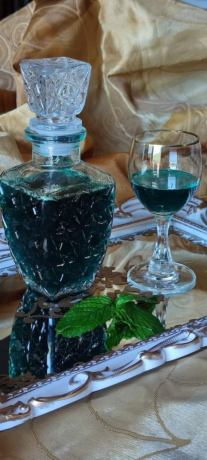 λικέρ-δυόσμος- λικέρ-δυόσμος-