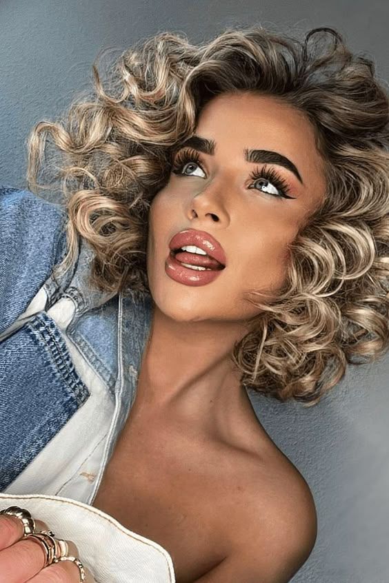 ξανθές-ανταύγειες-στα-μαλλιά-