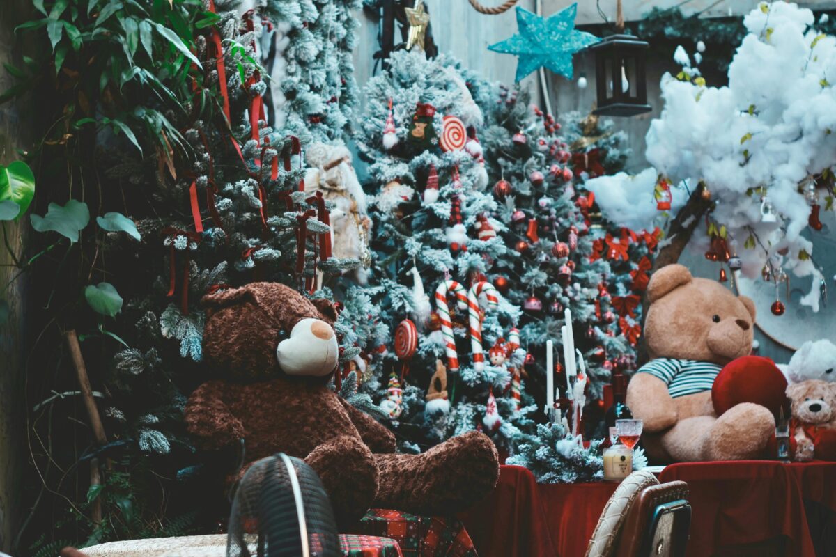 Οι σοβαροί κίνδυνοι που κρύβουν τα Χριστούγεννα για τα παιδιά: Συμβουλές για να πάρετε τα μέτρα σας και να τα κρατήσετε ασφαλή