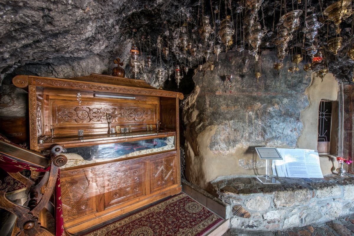 Όσιος Πατάπιος: Το αφυάρτο σκήνωμα 1572 ετών του προστάτη των καρκινοπαθών και η θαυματουργή προσευχή