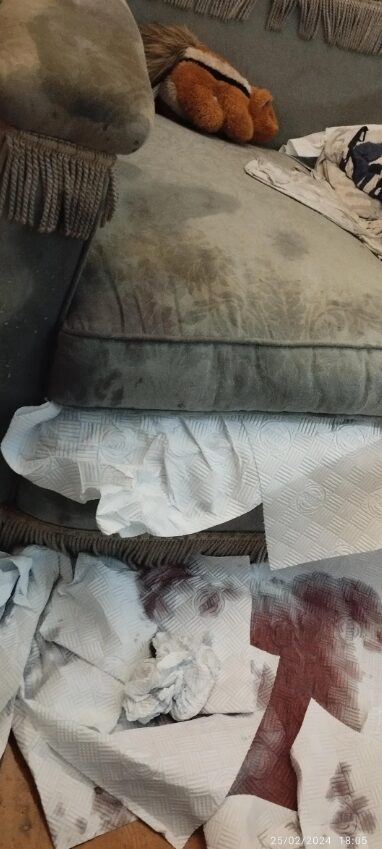 λεκέδες-στο-καναπέ-