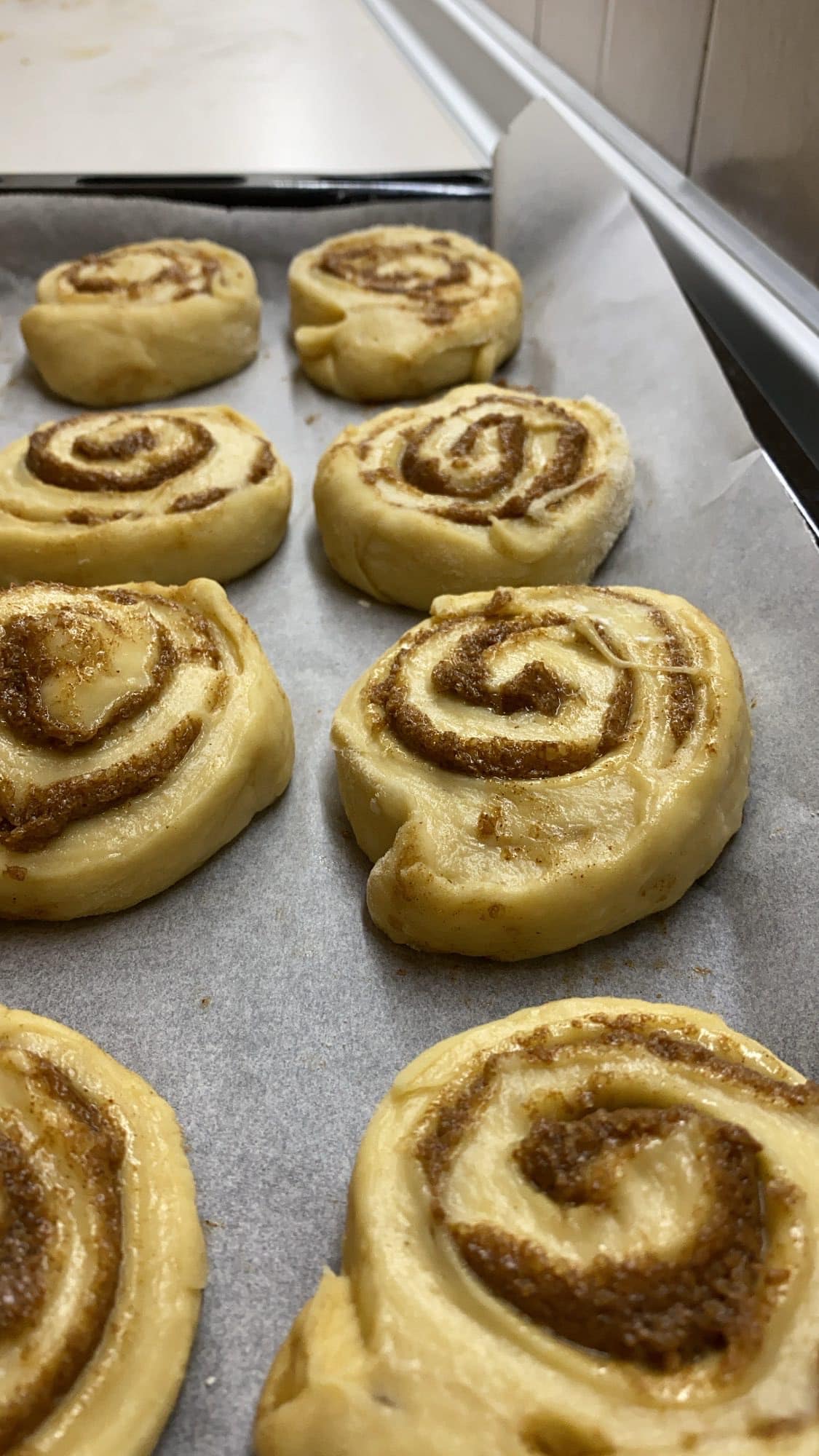 ρολάκια-κανέλας-ωμά-