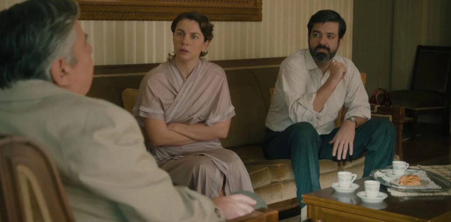 το σπιτι διπα στο ποταμι-Ιουλία-Φωκάς