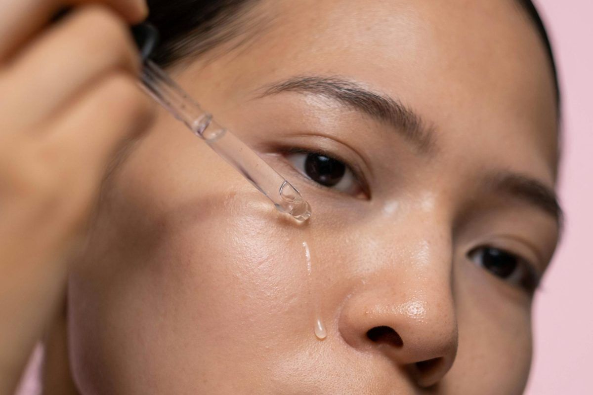 Σπιτικό σέρουμ για τα μάτια: Το απόλυτο boost για την ανόρθωση βλεφάρων που μπορούμε να το φτιάξουμε πανεύκολα και με λίγα υλικά