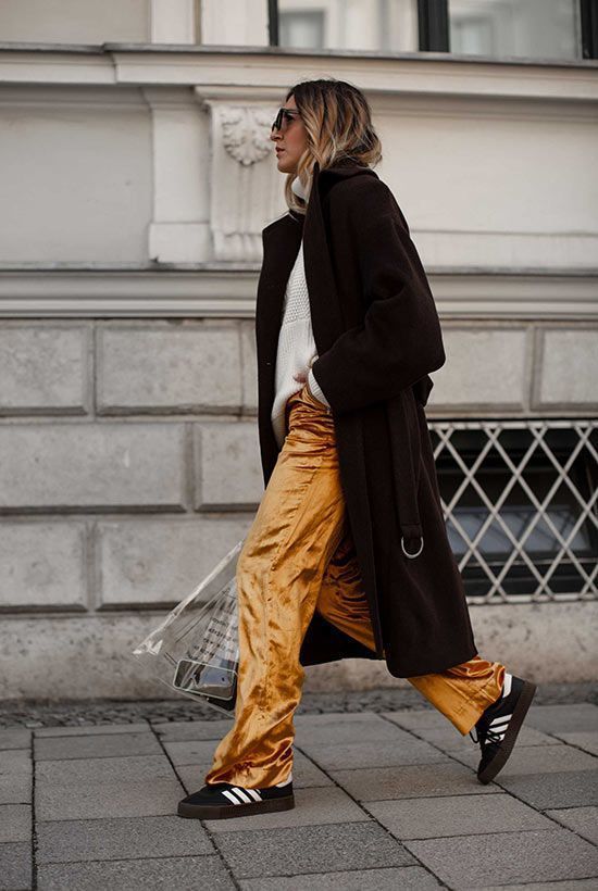 μαύρα-sneakers-με-βελούδινη-φόρμα-ιδέες-