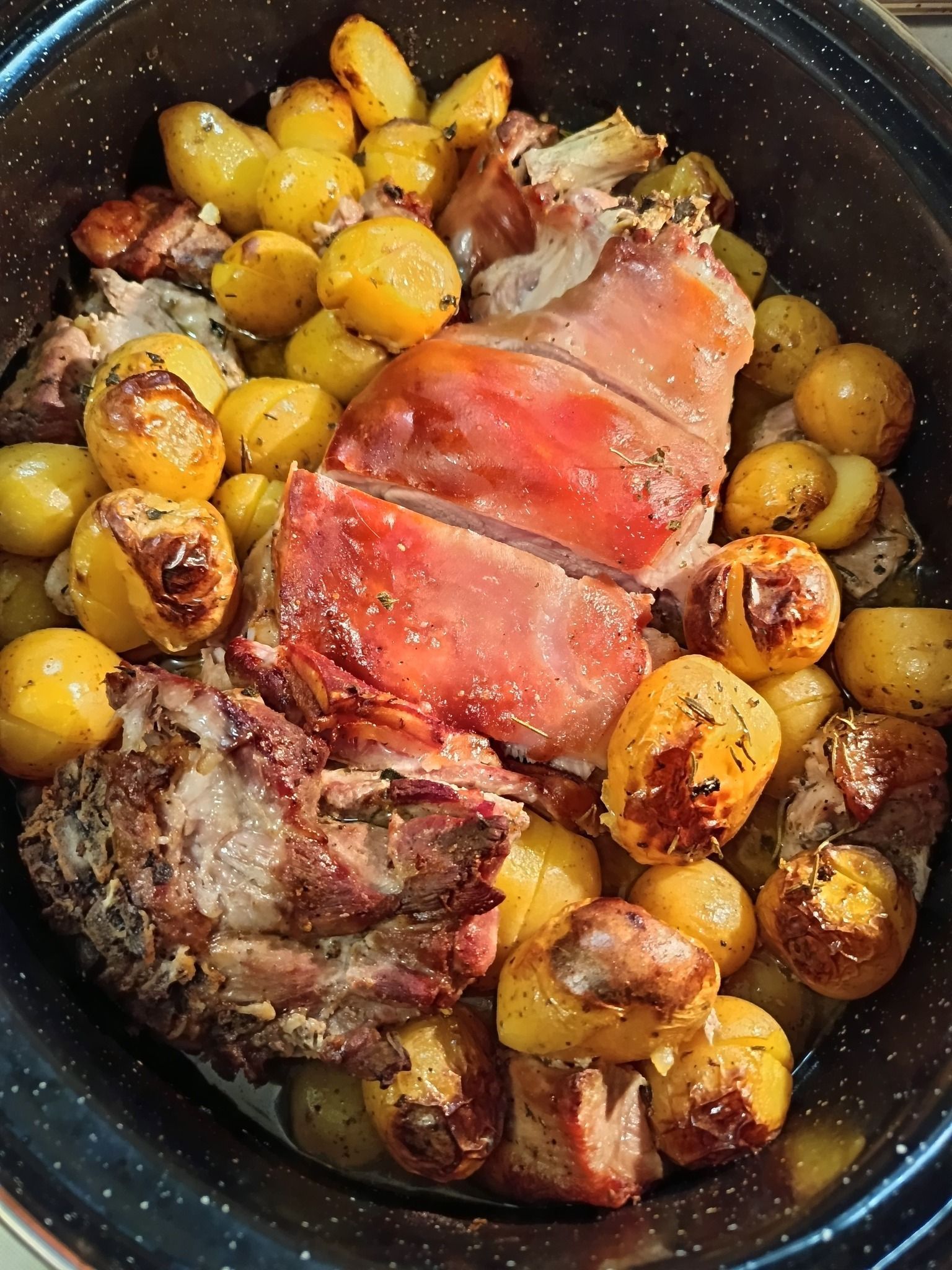 γουρουνόπουλο-με-πατάτες- γουρουνόπουλο-με-πατάτες-