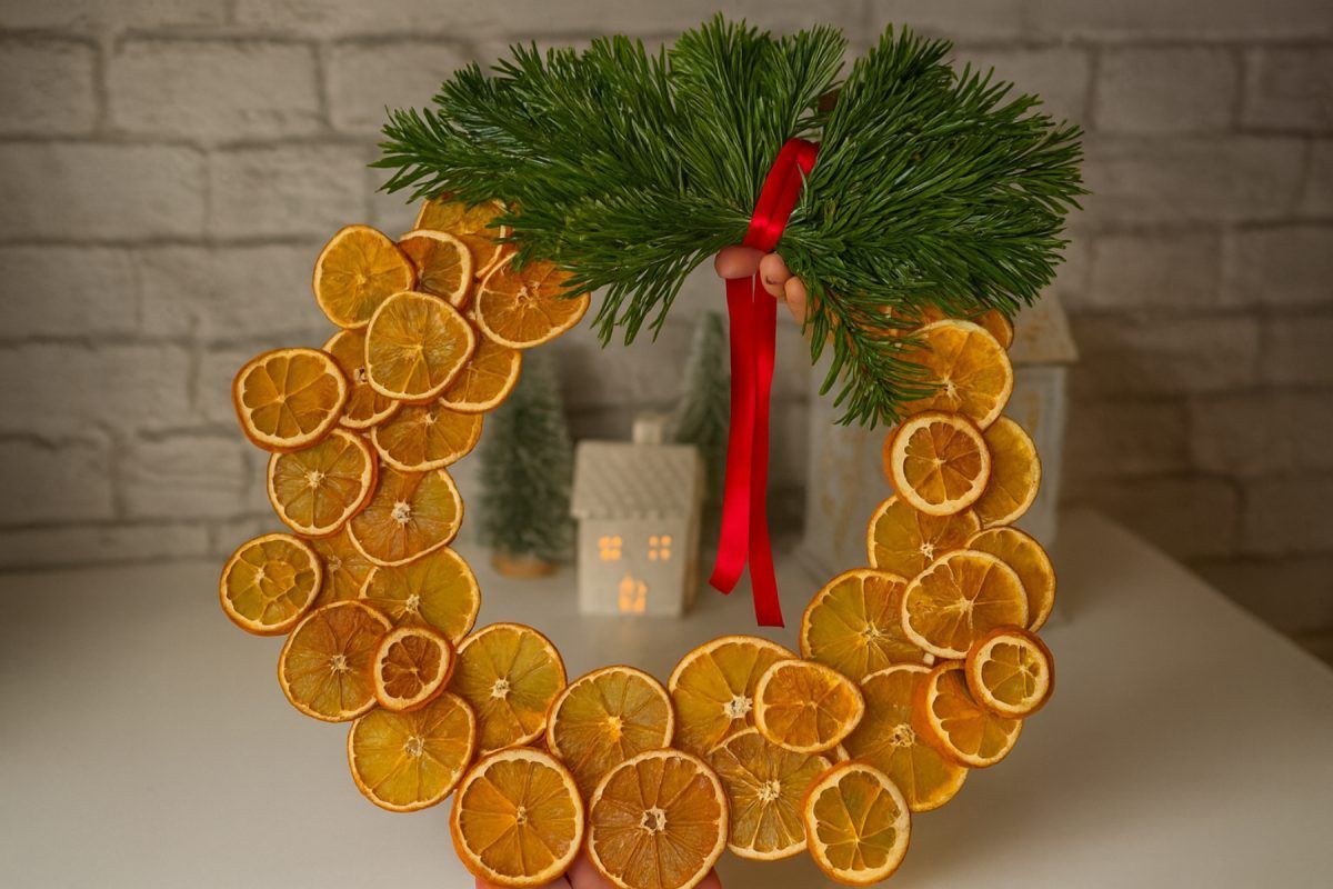 Το πιο εύκολο Χριστουγεννιάτικο στεφάνι που έριξε το TikTok με μόλις 3 υλικά