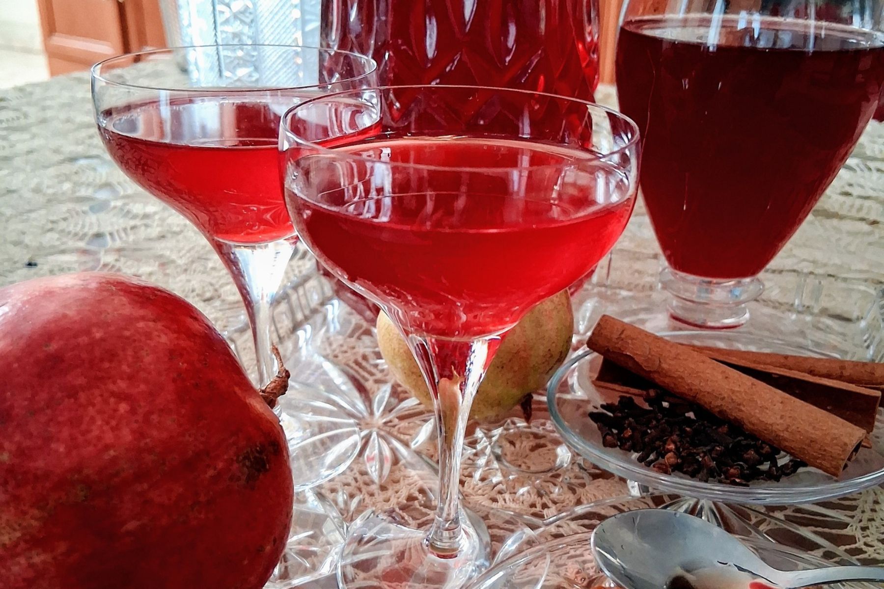 λικέρ-για-τα-Χριστούγεννα-με-ρόδι- λικέρ-για-τα-Χριστούγεννα-με-ρόδι-