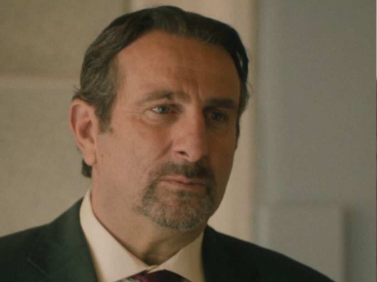 Το Σπίτι δίπλα στο ποτάμι: Ο Ηλίας Βαλάσης εισβάλλει στην σειρά και φέρνει τα πάνω κάτω