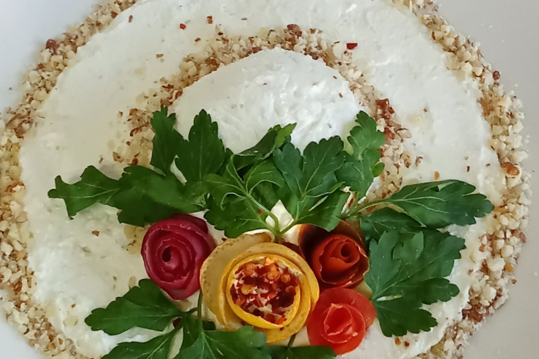 Τυροκαφτερή-με καρύδι-για το γιορτινό τραπέζι-συνταγή-