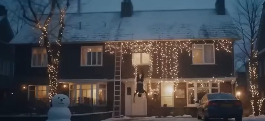 Βροχή από αρνητικά σχόλια και έντονες αντιδράσεις για την χειρότερη Χριστουγεννιάτικη διαφήμιση για φέτος