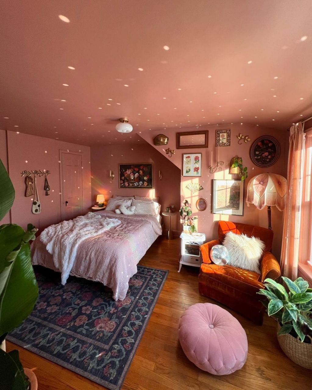 προβολέας-led-στη-κρεβατοκάμαρα-