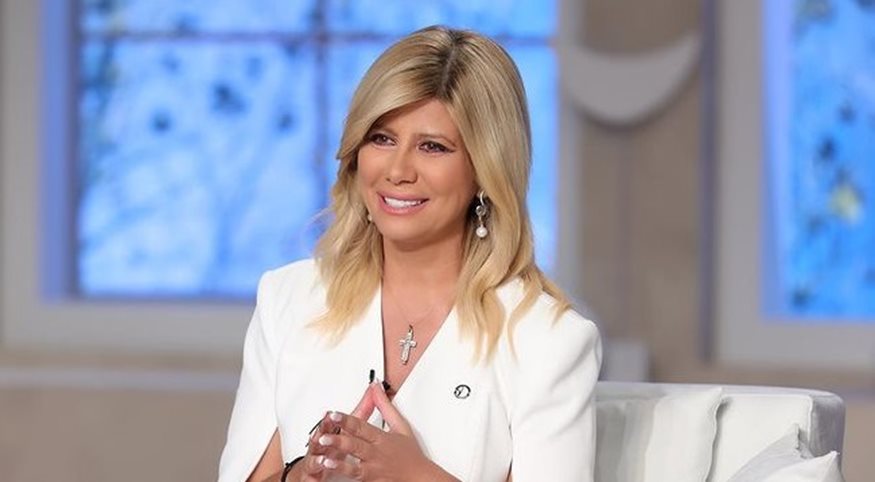 Ζήνα Κουτσελίνη: Στόλιζα το δέντρο και ο πατέρας μου μεθυσμένος μου το γκρέμιζε (βίντεο)