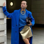 cobalt blue-πανωφόρι-με-metallic-mini φούστα-ιδέες-