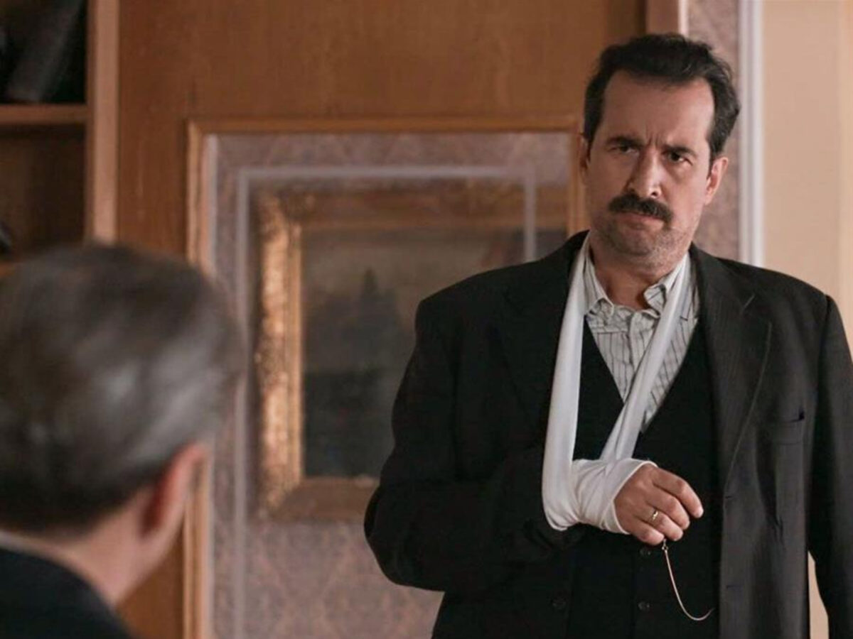 Grand Hotel: Οι πρόσφυγες καταγγέλλουν τον Χαραλάμπη