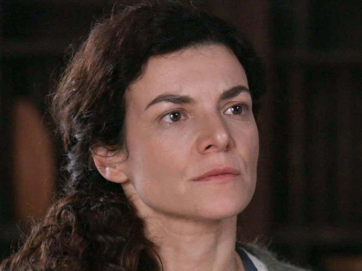 Grand Hotel: Η Θεώνη εγκαταλείπει τα προσφυγικά και φεύγει στο εξωτερικό