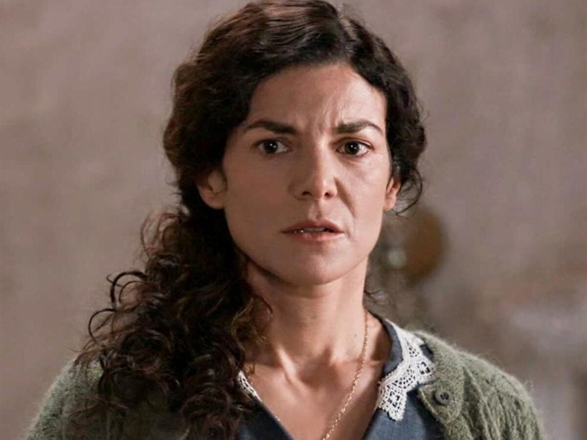 Grand Hotel: Η Θεώνη ξεμπροστιάζει την Μελίνα μπροστά σε όλους και την κάνει σκουπίδι